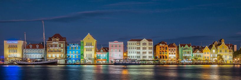 Quai commercial de Willemstad Panorama par Edwin Mooijaart