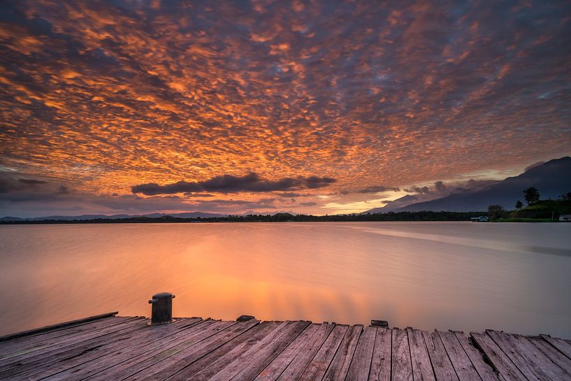 Schöner Sonnenuntergang am Sentanisee von Anges van der Logt