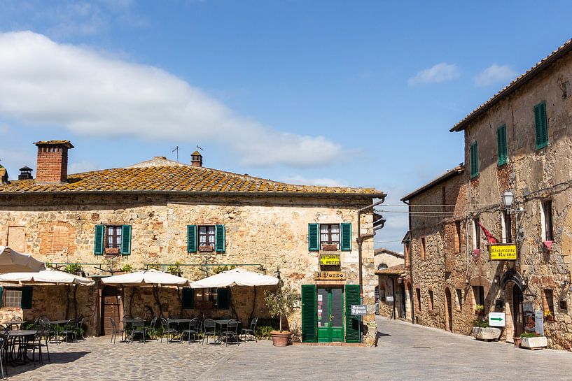 Square in a Tuscan village by Mickéle Godderis