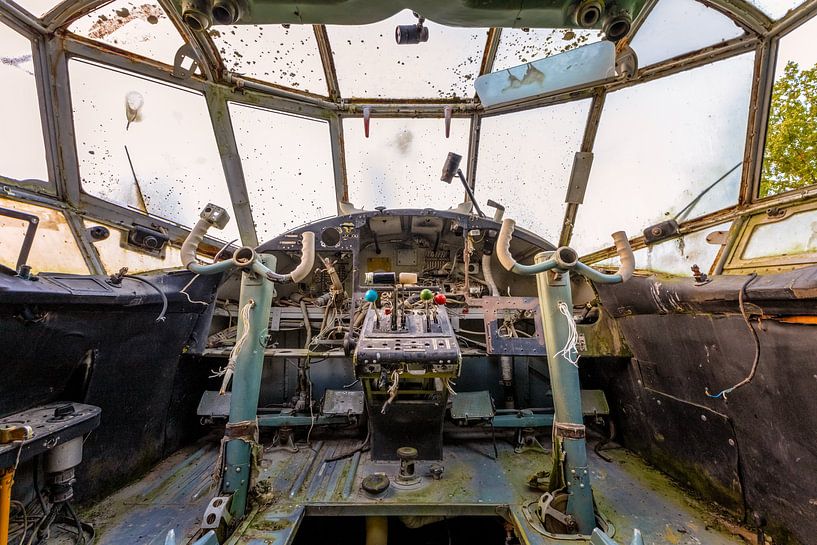 Cockpit d'avion abandonné d'un Antonov dans le bloc de l'Est par Gentleman of Decay
