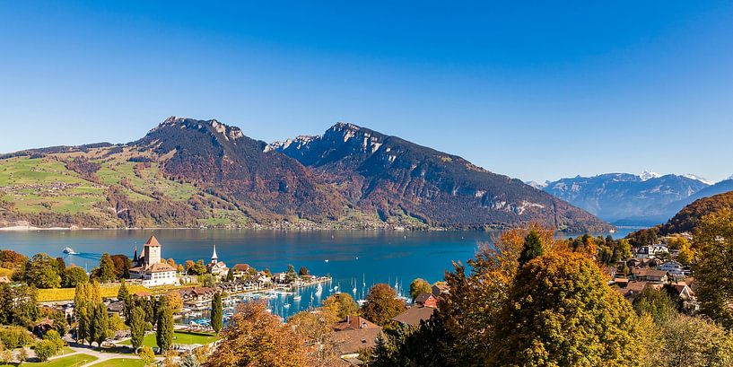 Spiez sur le lac de Thoune dans l'Oberland bernois en Suisse par Werner Dieterich