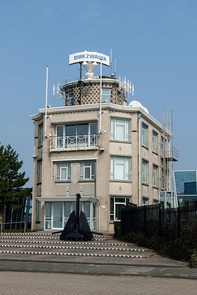 Maassluis-Gebouw Dirkzwager par Hans Blommestijn