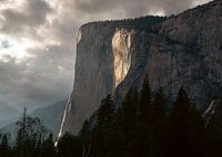 El Capitan during golden hour (Yosemite)