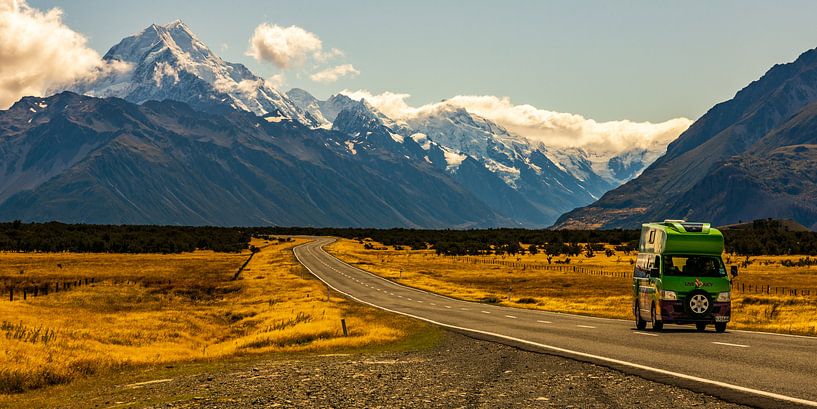 New Zealand Campervan Roadtrip at Mount Cook, South Island by Paul van Putten