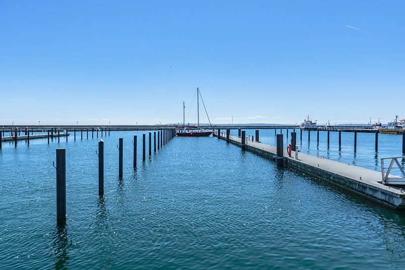 Segelboot im  Hafen Sassnitz von GH Foto & Artdesign