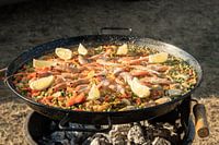 Paella, wie es von den Spaniern zubereitet wird.