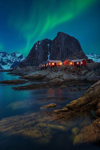 Aurora over Hamnoy von Pieter Struiksma