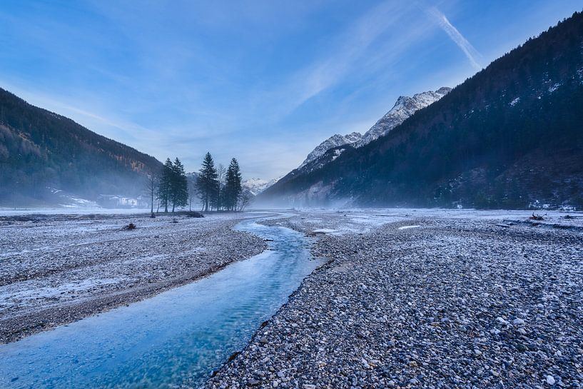 IJzige rivierbedding van Denis Feiner