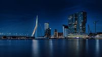 Nachtaufnahme der Skyline von Rotterdam
