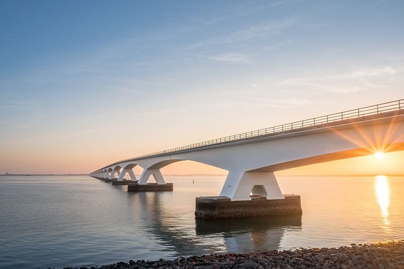 Zonsopkkomst bij de Zeelandbrug par John van de Gazelle fotografie