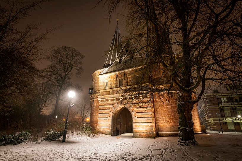 Cellebroederspoort in Kampen during a cold winter night by Sjoerd van der Wal Photography