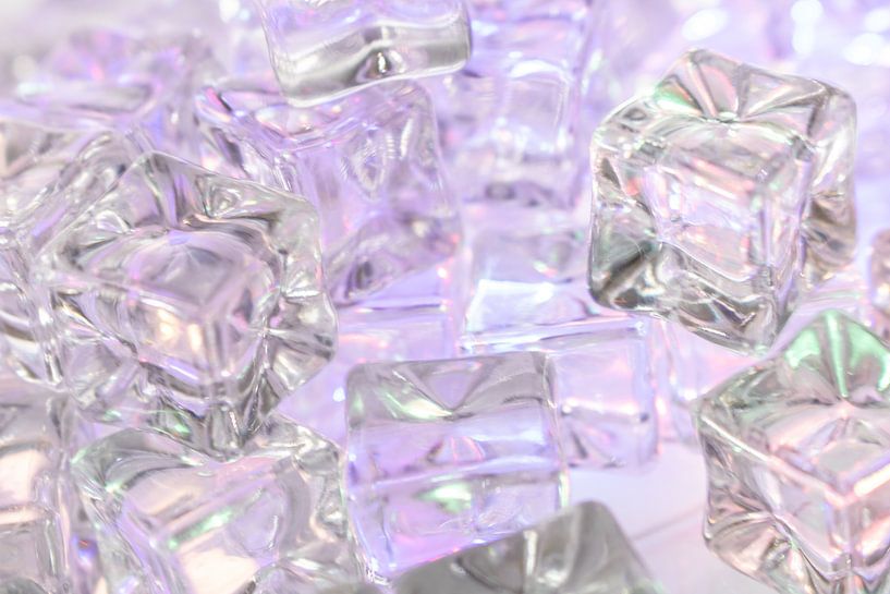 Kristallwürfel im Farbspiel von Mixed media vector arts