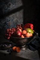 Fruitschaal in rood- en geeltinten