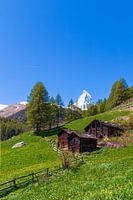 Idylisch Zwitsers landschap met uitzicht over de Matterhorn