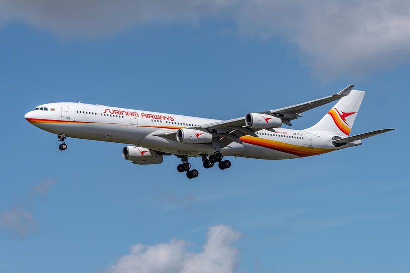Airbus A340-300 von Surinam Airways. von Jaap van den Berg