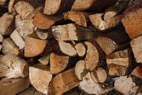 een stapelhout voor de openhaard