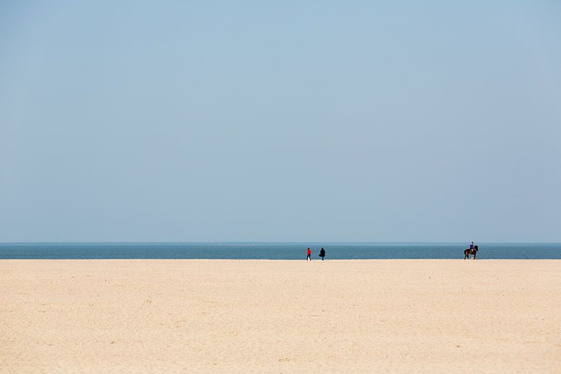 Des lignes tendues sur la côte par JPWFoto