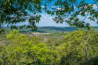 Blick auf die Stadt Lençois inmitten der Vegetation der Chapada Diamantina