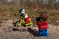 Traversée en voiture dans les bois avec Lars