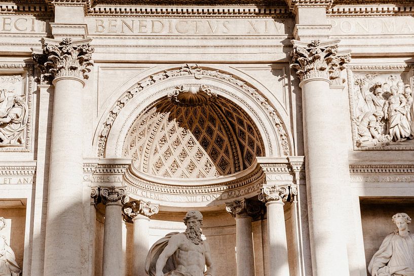 Detail of the magnificent Trevi fountain by Isis Sturtewagen