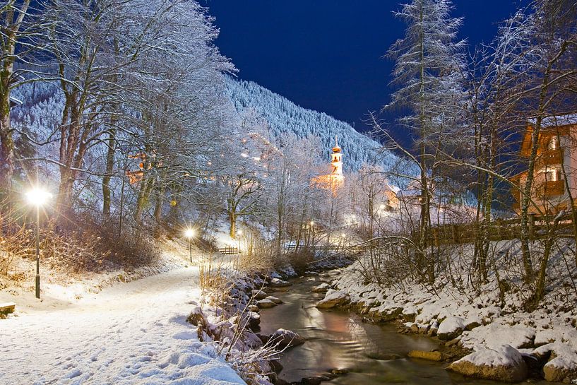 La ville hivernale de Flachau avec l'Enns par Christa Kramer
