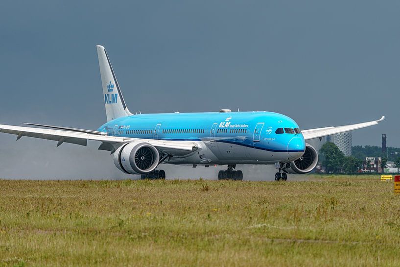 Gelandetes KLM-Passagierflugzeug vom Typ Boeing 787-9. von Jaap van den Berg