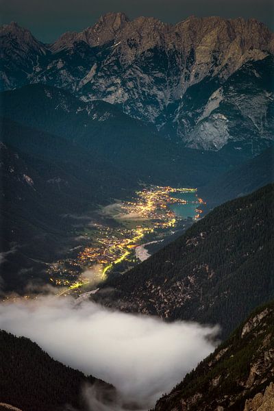 Abends fällt in den Dolomiten von Roy Poots