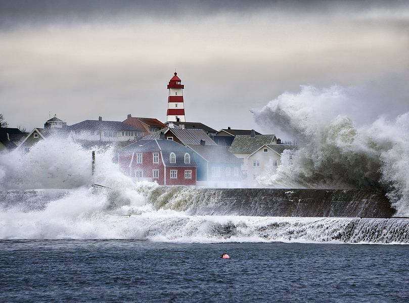 Gros orage sur Alnes, Godøy, Norvège par qtx