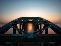 Alte IJsselbrücke zwischen Hattemerbroek und Zwolle bei Sonnenaufgang