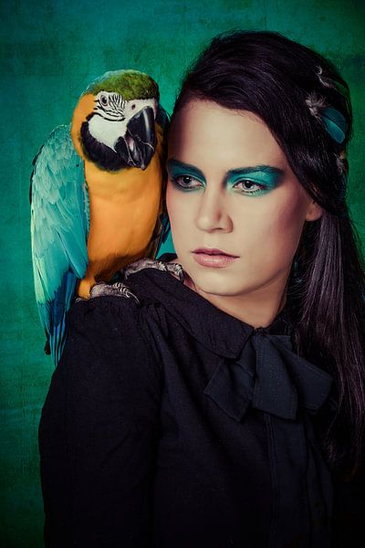 Les Tropicales / Animal Women by Andrea Diepeveen-Loot