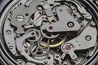 Le mouvement ouvert d'une montre de poche