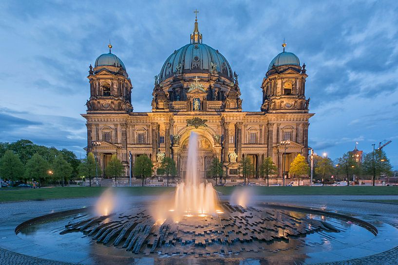 Berliner Dom  by Peter Bartelings
