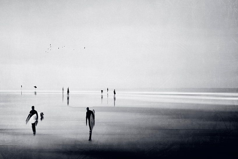Étrangers sur la plage - Photographie abstraite par Dirk Wüstenhagen