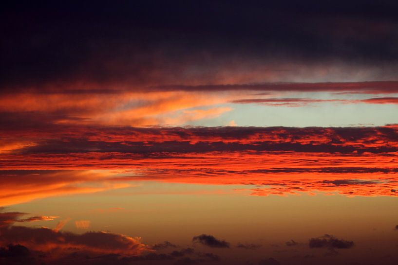 Rode luchtlagen par Jolanta Mayerberg
