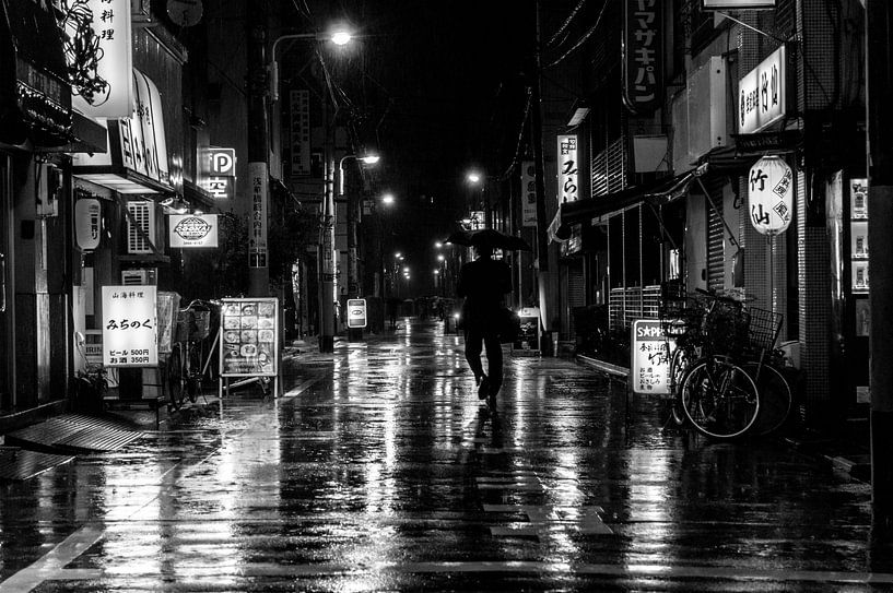 Tokyo by night by Marleen Dalhuijsen