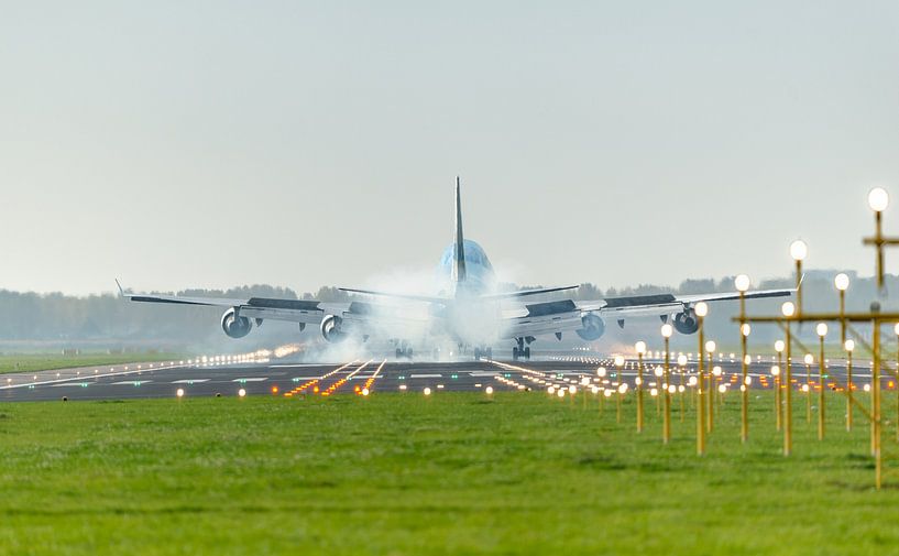 A KLM Boeing 747-400, the PH-BFB. by Jaap van den Berg