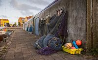 Buntes, stilles Leben am Hafen: Fotokunst von der niederländischen Küste