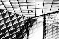 Façade en verre du Futurium Berlin noir et blanc