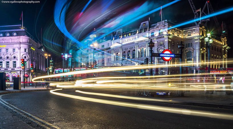Le cirque londonien Piccadilly Circus by Night par Atelier Liesjes