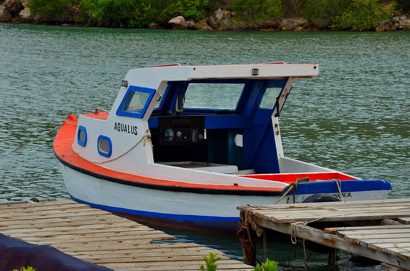 Fischerboot auf Curaçao von Karel Frielink
