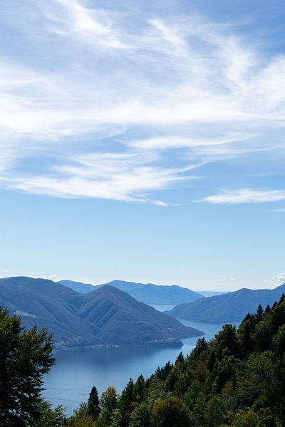 Swiss lake by Gijs de Kruijf