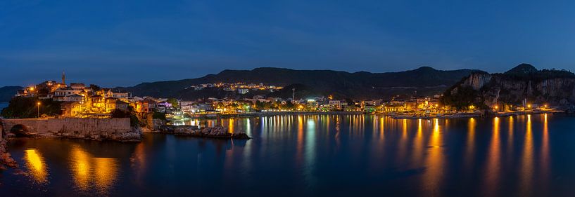 Amasra in the evening by Daan Kloeg