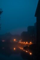 Das Boot ist früh am Morgen im Wasser.