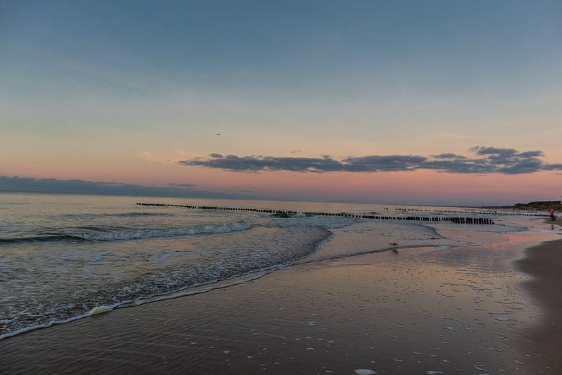 Evening walk along the beach promenade in Mielno by Oliver Hlavaty