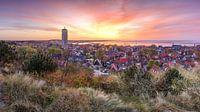Panorama von West Terschelling bei Sonnenaufgang: Die Brandaris in voller Pracht
