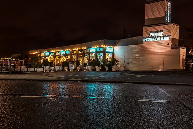 Rotterdam Zenne Restaurant by Mehmet Karaman