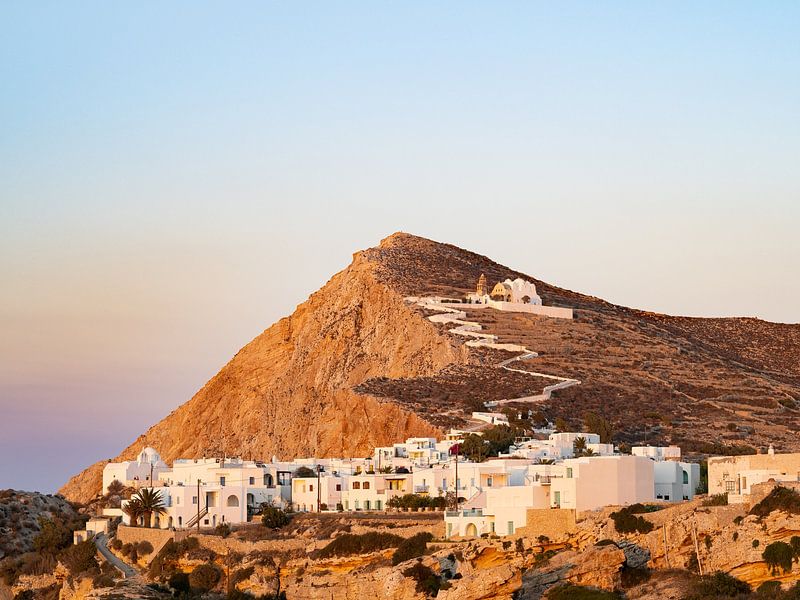 Sunset over the white houses of the island of Folegandros | Travel Photography Greece by Teun Janssen
