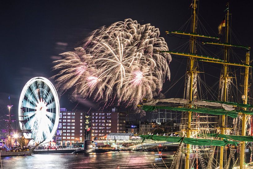 SAIL AMSTERDAM 2015: vuurwerkshow. van Renzo Gerritsen