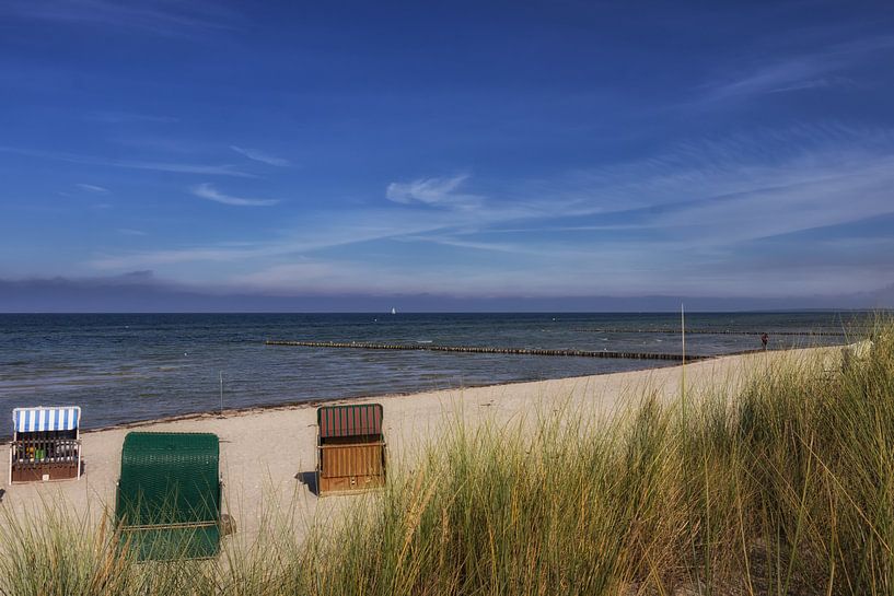 Strand by Andreas Stach