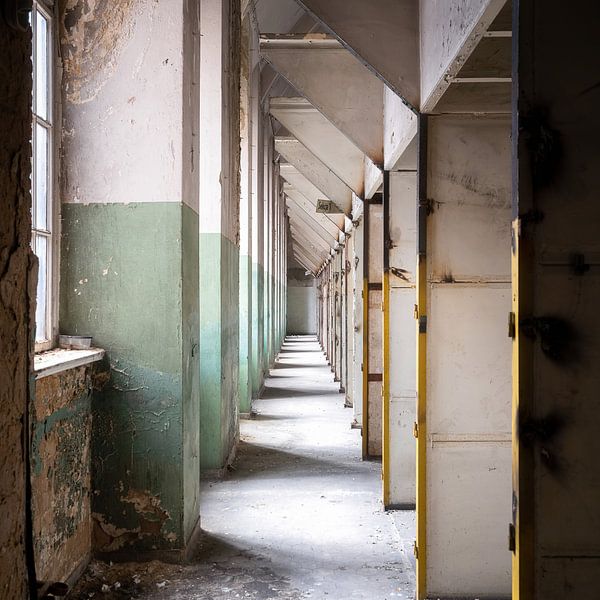 Industrial Corridor in Decay. by Roman Robroek - Photos of Abandoned Buildings